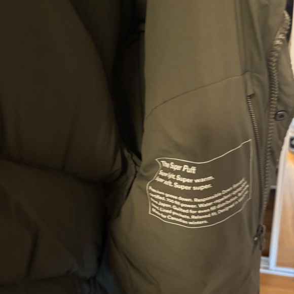 Aritzia TNA Super puff original XXS lightly worn - Picture 2 of 4